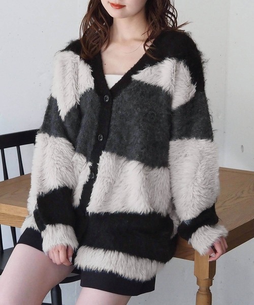 tiptop（ティップトップ）の「異素材MIXVネックカーディガン（カーディガン/ボレロ・レディース・ライトグレー/ブラック/アイボリー・FREE）」の2枚目の写真