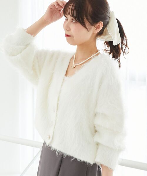 MAJESTIC LEGON（マジェスティックレゴン）の「ふわふわVネックショートカーデ（カーディガン/ボレロ・レディース・ピンク/ボルドー/アイボリー/チャコールグレー・MEDIUM）」の10枚目の写真