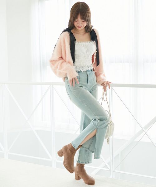 MAJESTIC LEGON（マジェスティックレゴン）の「ふわふわVネックショートカーデ（カーディガン/ボレロ・レディース・ピンク/ボルドー/アイボリー/チャコールグレー・MEDIUM）」の16枚目の写真