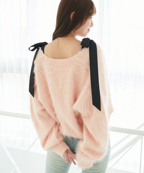 MAJESTIC LEGON（マジェスティックレゴン）の「ふわふわVネックショートカーデ（カーディガン/ボレロ・レディース・ピンク/ボルドー/アイボリー/チャコールグレー・MEDIUM）」の18枚目の写真