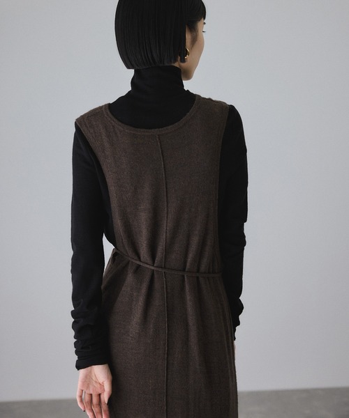 ADAM ET ROPE'(アダムエロペ)の「モヘアミックスUネックワンピースネックポーチセット(ワンピース・レディース・ダークブラウン/ホワイト・FREE)」の17枚目の写真