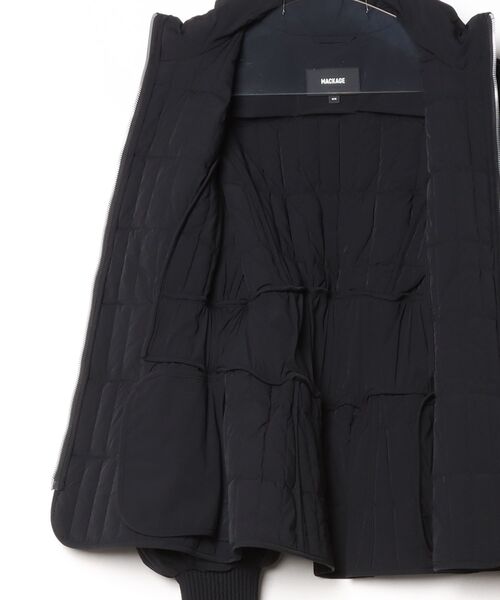 Mackage（マッカージュ）の「Mackage  FELICIA Mixed Media Jacket マッカージュ フェリカ ダウンジャケット（ダウンジャケット/コート・レディース・ブラック・MEDIUM/LARGE）」の18枚目の写真