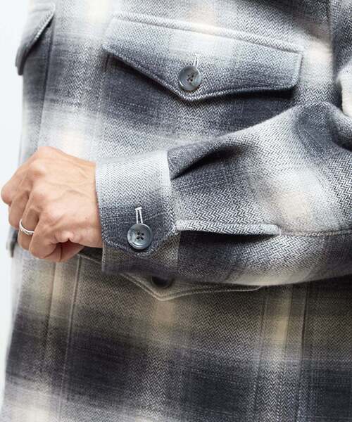 MEN'S MELROSE（メンズメルローズ）の「ウレタンボンディングクルーザージャケット | 防風（ブルゾン・メンズ・ネイビー/グレー・2/3/4）」の10枚目の写真