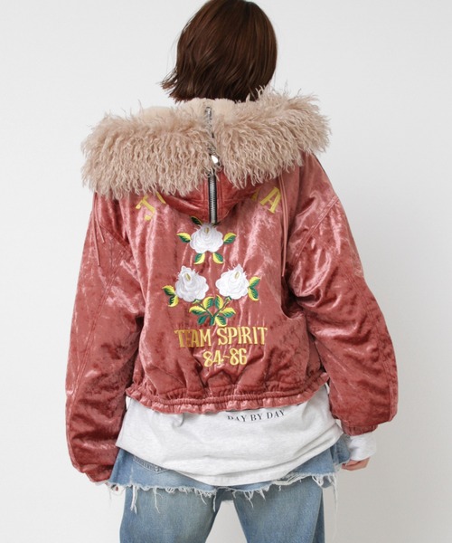 RNA(アールエヌエー)の「J2170 ベロアフードジャケット(ブルゾン・レディース・ピンク/オフホワイト/グレー・MEDIUM)」の20枚目の写真