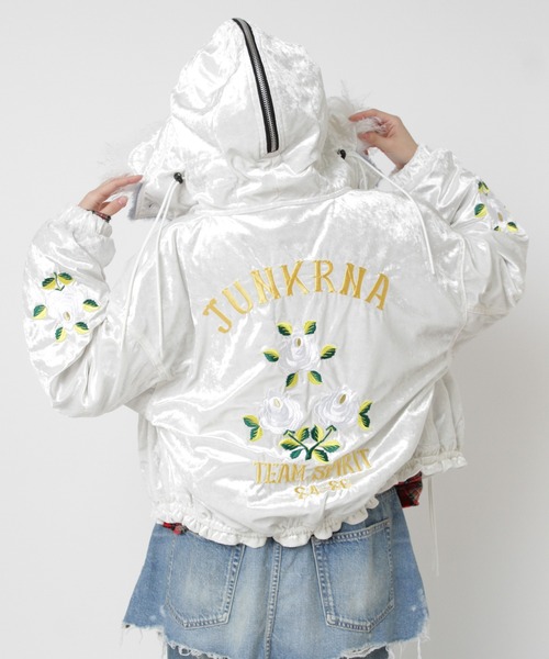 RNA(アールエヌエー)の「J2170 ベロアフードジャケット(ブルゾン・レディース・ピンク/オフホワイト/グレー・MEDIUM)」の10枚目の写真