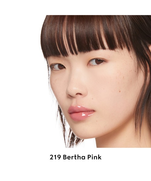 GUCCI beauty（グッチビューティ）の「グッチ グロス ア レーヴル（口紅/リップティント/グロス・レディース・314 セイディ　コーラル/117 ジョスリン クレア/219 バーサ　ピンク/526 テレジーナ　レッド/118 スザンヌ ブラウン/414 ヴァージニア フューシャ・FREE）」の16枚目の写真