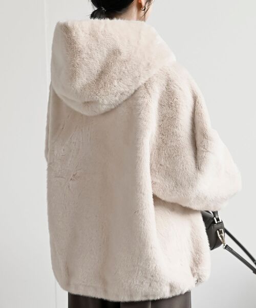 rps(アールピーエス)の「サイドドロストフェイクファージャケット(ブルゾン・レディース・グレイッシュベージュ/ベージュ系その他・フリー)」の12枚目の写真