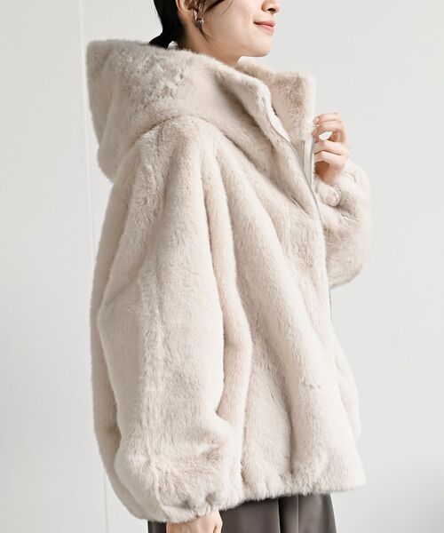 rps(アールピーエス)の「サイドドロストフェイクファージャケット(ブルゾン・レディース・グレイッシュベージュ/ベージュ系その他・フリー)」の13枚目の写真