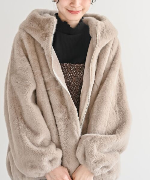 rps(アールピーエス)の「サイドドロストフェイクファージャケット(ブルゾン・レディース・グレイッシュベージュ/ベージュ系その他・フリー)」の19枚目の写真