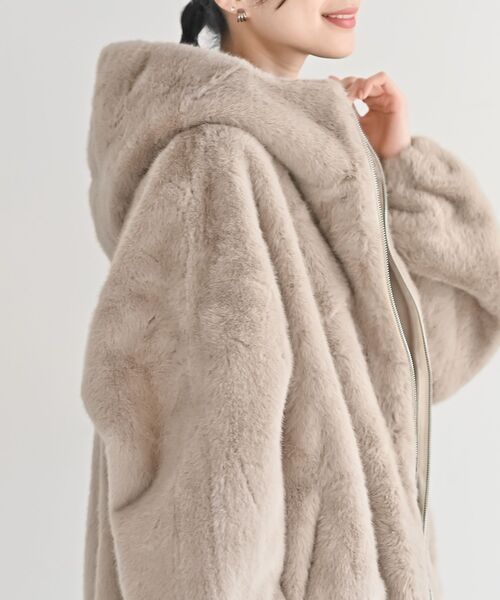 rps(アールピーエス)の「サイドドロストフェイクファージャケット(ブルゾン・レディース・グレイッシュベージュ/ベージュ系その他・フリー)」の20枚目の写真