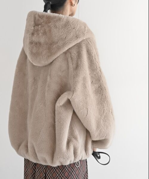 rps(アールピーエス)の「サイドドロストフェイクファージャケット(ブルゾン・レディース・グレイッシュベージュ/ベージュ系その他・フリー)」の21枚目の写真