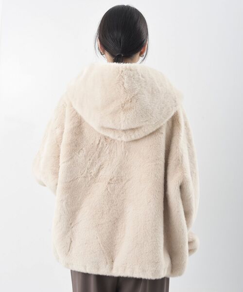 rps(アールピーエス)の「サイドドロストフェイクファージャケット(ブルゾン・レディース・グレイッシュベージュ/ベージュ系その他・フリー)」の5枚目の写真