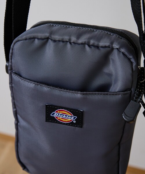 Dickies（ディッキーズ）の「【Dickies / ディッキーズ】 PADDED QUICKSHOULDER BAG/ミニショルダーバッグ/ユニセックス【WEB限定】（ショルダーバッグ・メンズ・アイボリー/チャコールグレー/ブラック/カーキ・フリー）」の9枚目の写真