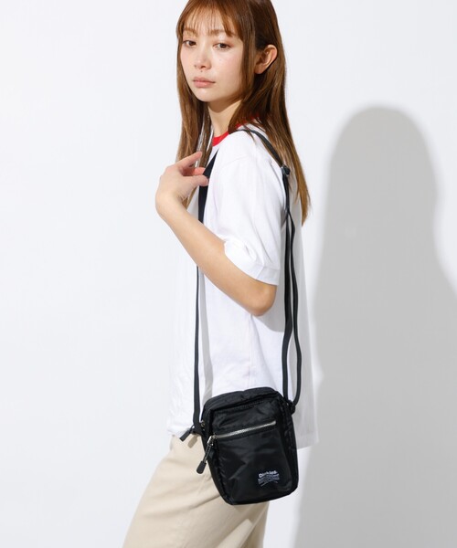 Dickies（ディッキーズ）の「【Dickies / ディッキーズ】 PADDED QUICKSHOULDER BAG/ミニショルダーバッグ/ユニセックス【WEB限定】（ショルダーバッグ・メンズ・アイボリー/チャコールグレー/ブラック/カーキ・フリー）」の17枚目の写真