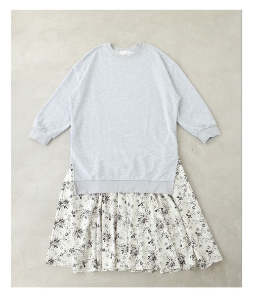 cawaii(カワイイ)の「裾に広がる花柄の重ね着風スウェットロングワンピース(ワンピース・レディース・グレー・FREE)」の8枚目の写真