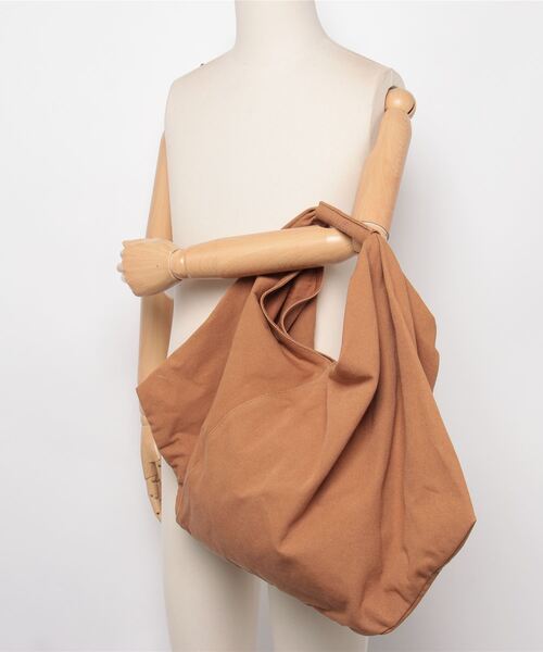 MM6 Maison Margiela（ｴﾑｴﾑｼｯｸｽ ﾒｿﾞﾝ ﾏﾙｼﾞｪﾗ）の「MM6 MAISON MARGIELA / エムエムシックス メゾンマルジェラ：JAPANESE DRAPED：SB5WC0019-P7254[ANN]（トートバッグ・レディース・ブラウン系その他・FREE）」の5枚目の写真