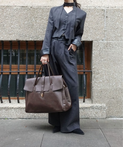 unnu(ユヌ)の「フラップPUラージボストン(ボストンバッグ・レディース・ブラック/ブラウン・F)」の8枚目の写真