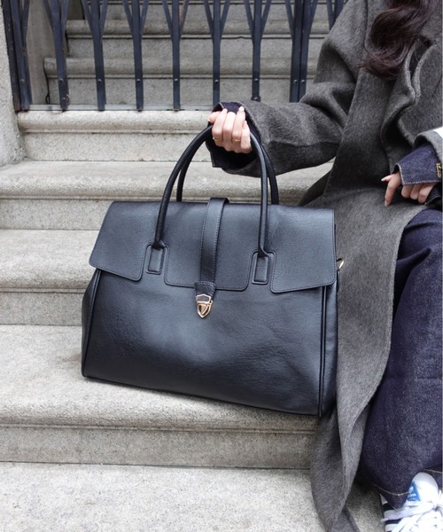 unnu(ユヌ)の「フラップPUラージボストン(ボストンバッグ・レディース・ブラック/ブラウン・F)」の3枚目の写真