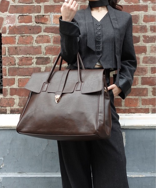 unnu(ユヌ)の「フラップPUラージボストン(ボストンバッグ・レディース・ブラック/ブラウン・F)」の7枚目の写真