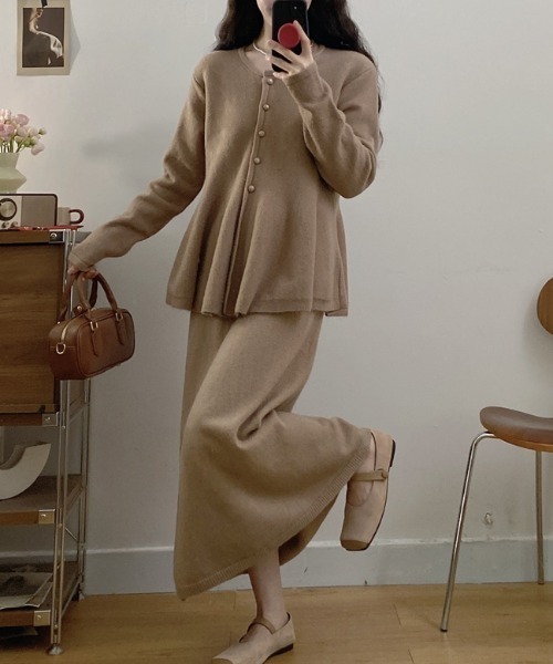 Diosfront（ディオスフロント）の「ペプラムフレアニットカーディガンセットアップ（セットアップ・レディース・ブラック/モカ/ダークブラウン/レッド・FREE）」の7枚目の写真