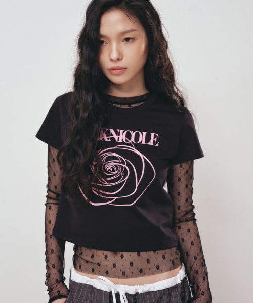 NICK&NICOLE(ニックアンドニコール)の「ROSE SIGNATURE CROP TOP_BLACK PINK(Tシャツ/カットソー・レディース・その他・FREE)」の2枚目の写真