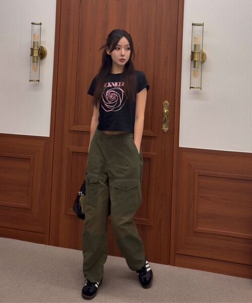 NICK&NICOLE(ニックアンドニコール)の「ROSE SIGNATURE CROP TOP_BLACK PINK(Tシャツ/カットソー・レディース・その他・FREE)」の6枚目の写真