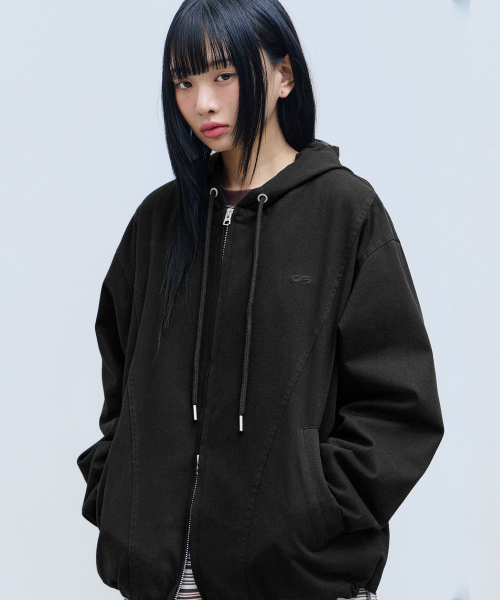 F.ILLUMINATE(フィルミネイト)の「コンツアーフードジャケット-ブラック(ナイロンジャケット・レディース・その他・SMALL/MEDIUM/LARGE)」の4枚目の写真