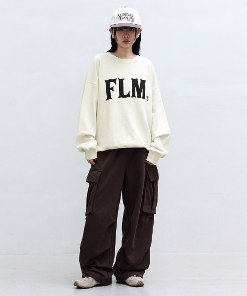 F.ILLUMINATE(フィルミネイト)の「FLM スティッチロゴスウェットシャツ-ブラック(スウェット・メンズ・その他・SMALL/MEDIUM/LARGE)」の5枚目の写真