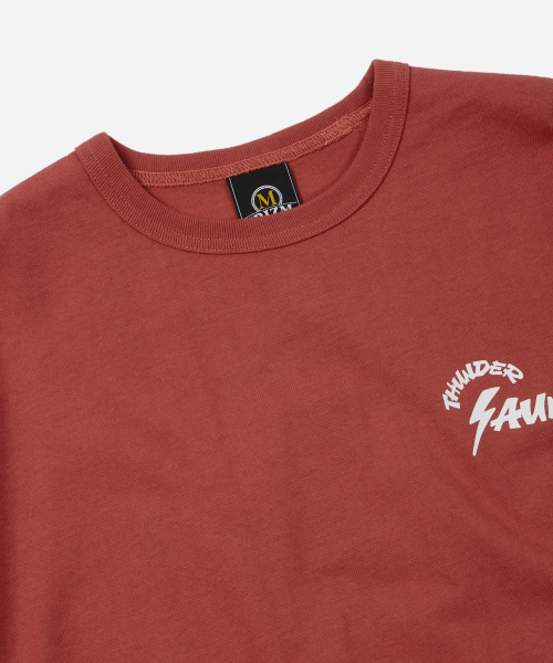 FRIZMWORKS(フリズムワークス)の「THUNDER SAUNA LOGO TEE _ BRICK RED(Tシャツ/カットソー・メンズ・その他・SMALL/MEDIUM/LARGE)」の3枚目の写真