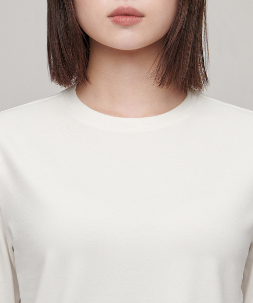 MUSINSA STANDARD WOMAN（ムシンサスタンダードウーマン）の「ウィメンズフレキシブルクルーネック長袖Tシャツ[クリーム]（Tシャツ/カットソー・レディース・その他・SMALL/MEDIUM/LARGE/X-LARGE/X-SMALL）」の9枚目の写真