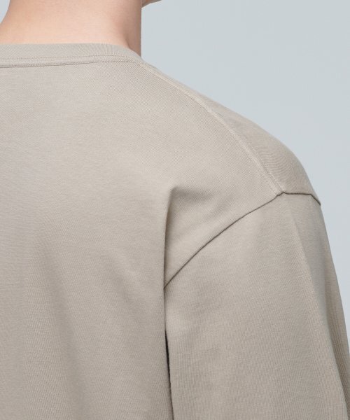 MUSINSA STANDARD（ムシンサスタンダード）の「レイヤードクルーネック長袖Tシャツ_ロング丈 [ダスティベージュ]（Tシャツ/カットソー・メンズ・その他・MEDIUM/X-SMALL/SMALL）」の7枚目の写真