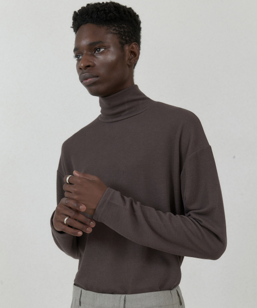 TRIP LE SENS(トリップ ル センス)の「ベーシックタートルネックポラニット_ココア(ニット/セーター・メンズ・その他・SMALL/MEDIUM/LARGE)」の1枚目の写真