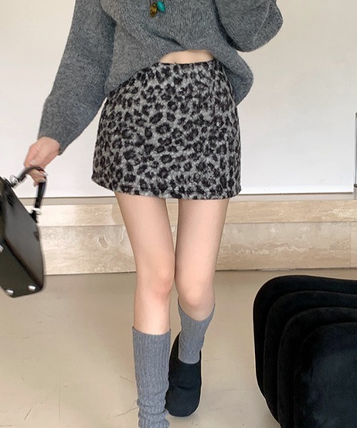Vipoa(ヴィポア)の「Leopard Terry Mini Skirt(スカート・レディース・グレー/ブラウン・FREE)」の7枚目の写真
