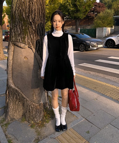 UNE MANSION（ユヌマンション）の「【パーティーLOOKにおすすめ】バックジップアップブラックベルベット襟リボンバルーンミニワンピース（ワンピース・レディース・ブラック・FREE）」の9枚目の写真