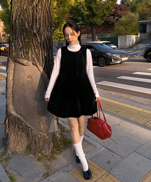 UNE MANSION（ユヌマンション）の「【パーティーLOOKにおすすめ】バックジップアップブラックベルベット襟リボンバルーンミニワンピース（ワンピース・レディース・ブラック・FREE）」の10枚目の写真