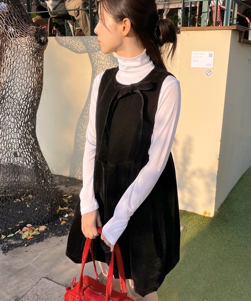 UNE MANSION（ユヌマンション）の「【パーティーLOOKにおすすめ】バックジップアップブラックベルベット襟リボンバルーンミニワンピース（ワンピース・レディース・ブラック・FREE）」の5枚目の写真