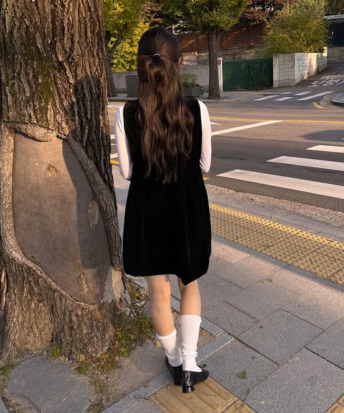 UNE MANSION（ユヌマンション）の「【パーティーLOOKにおすすめ】バックジップアップブラックベルベット襟リボンバルーンミニワンピース（ワンピース・レディース・ブラック・FREE）」の7枚目の写真