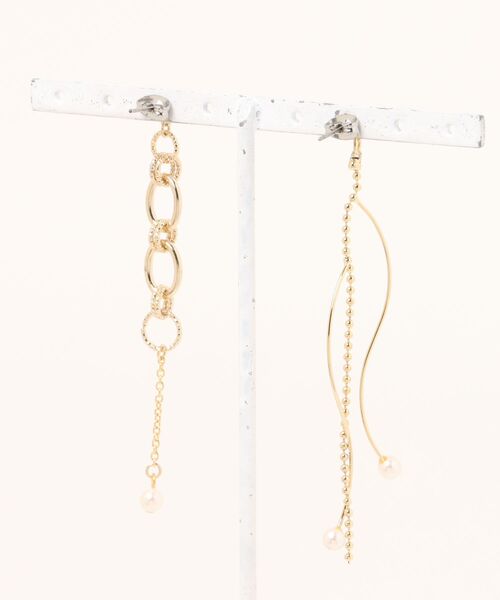 Os accessory（オズアクセサリー）の「Os　-オズ-　【金属アレルギー対応】パールボールチェーンピアス（ピアス（両耳用）・レディース・ゴールド/シルバー・ONE SIZE）」の3枚目の写真