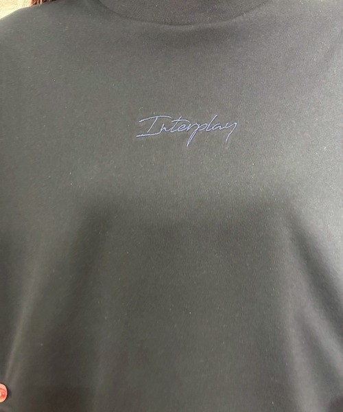 INTERPLAY（インタープレイ）の「【INTERPLAY】Script EMB. LOGO S/S ドローコードTee（Tシャツ/カットソー・メンズ・ホワイト/ブラック・LARGE）」の7枚目の写真
