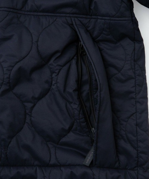 WILD THINGS(ワイルドシングス)の「WILD THINGS QUILTING MONSTER PARKA(ワイルドシングス キルティング モンスターパーカー)(ナイロンジャケット・レディース・グレー系/ブラック・SMALL/MEDIUM)」の4枚目の写真