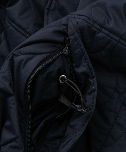 WILD THINGS(ワイルドシングス)の「WILD THINGS QUILTING MONSTER PARKA(ワイルドシングス キルティング モンスターパーカー)(ナイロンジャケット・レディース・グレー系/ブラック・SMALL/MEDIUM)」の5枚目の写真