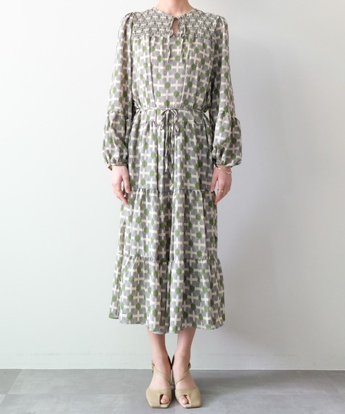 DOLLUPOOPS（ドールアップウップス）の「ジオメトリックプリントティアードワンピース（Tシャツ/カットソー・レディース・グリーン/ブラック・FREE）」の12枚目の写真