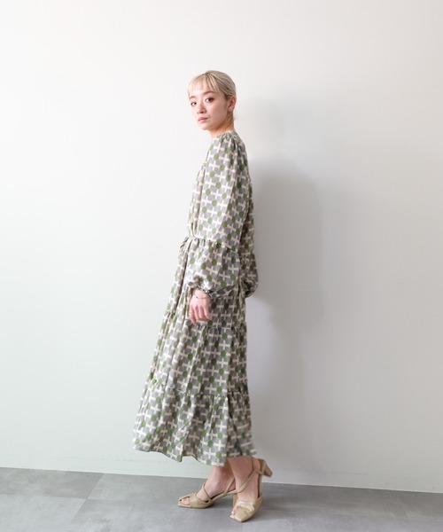 DOLLUPOOPS（ドールアップウップス）の「ジオメトリックプリントティアードワンピース（Tシャツ/カットソー・レディース・グリーン/ブラック・FREE）」の13枚目の写真