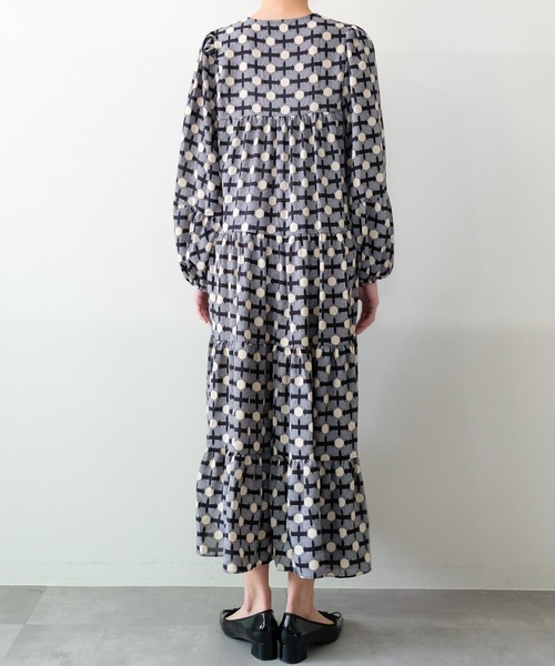 DOLLUPOOPS（ドールアップウップス）の「ジオメトリックプリントティアードワンピース（Tシャツ/カットソー・レディース・グリーン/ブラック・FREE）」の22枚目の写真