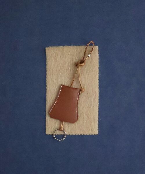 le.coeur blanc（ルクールブラン）の「O キーネックレス（ネックレス・レディース・ブラック/ブラウン・FREE）」の2枚目の写真