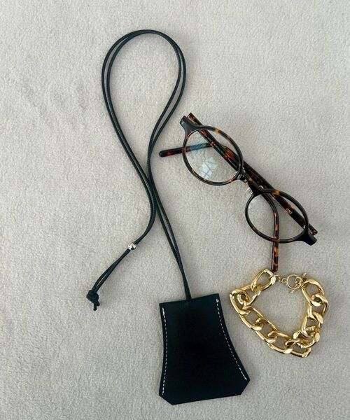 le.coeur blanc（ルクールブラン）の「O キーネックレス（ネックレス・レディース・ブラック/ブラウン・FREE）」の5枚目の写真