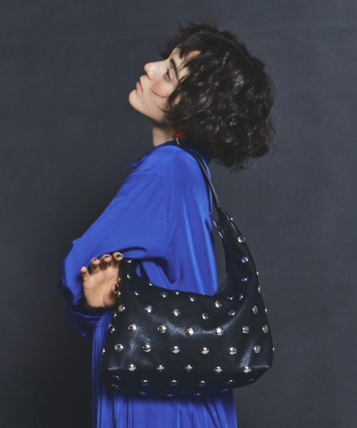 manana suerte（マニャーナスエルテ）の「スタッズショルダーバッグ（ショルダーバッグ・レディース・ブラック・FREE）」の4枚目の写真