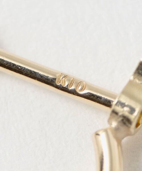 BEAUTY&YOUTH UNITED ARROWS(ビューティーアンドユースユナイテッドアローズ)の「K10 パイプ ピアス(ピアス(両耳用)・レディース・ゴールド・FREE)」の6枚目の写真
