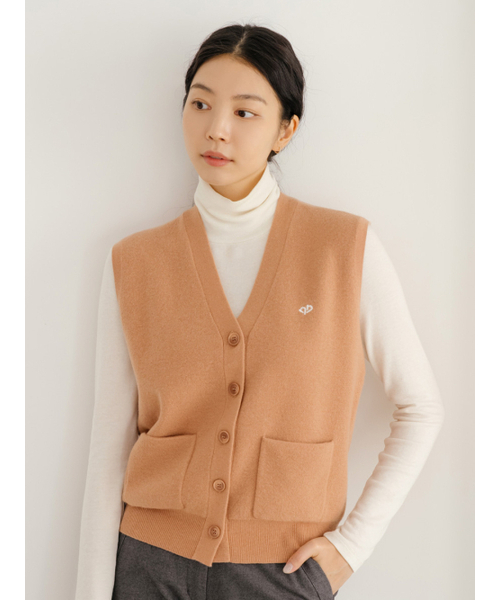 NITINA(ニティナ)の「ウール100ニットベストCM(ニット/セーター・レディース・キャメル・SMALL/MEDIUM)」の1枚目の写真