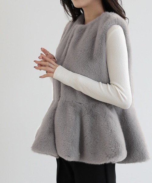 LUMIRA（アパレル）（ルミラ）の「ふわふわ ペプラムファーベスト（ベスト・レディース・ブラック/モカ/ベージュ/グレー・FREE）」の17枚目の写真